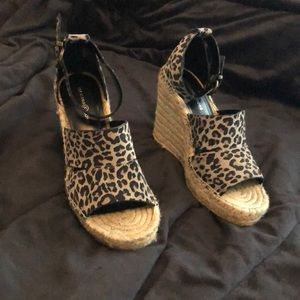 Treasure & Bond Leopard Print Wedge Size 7